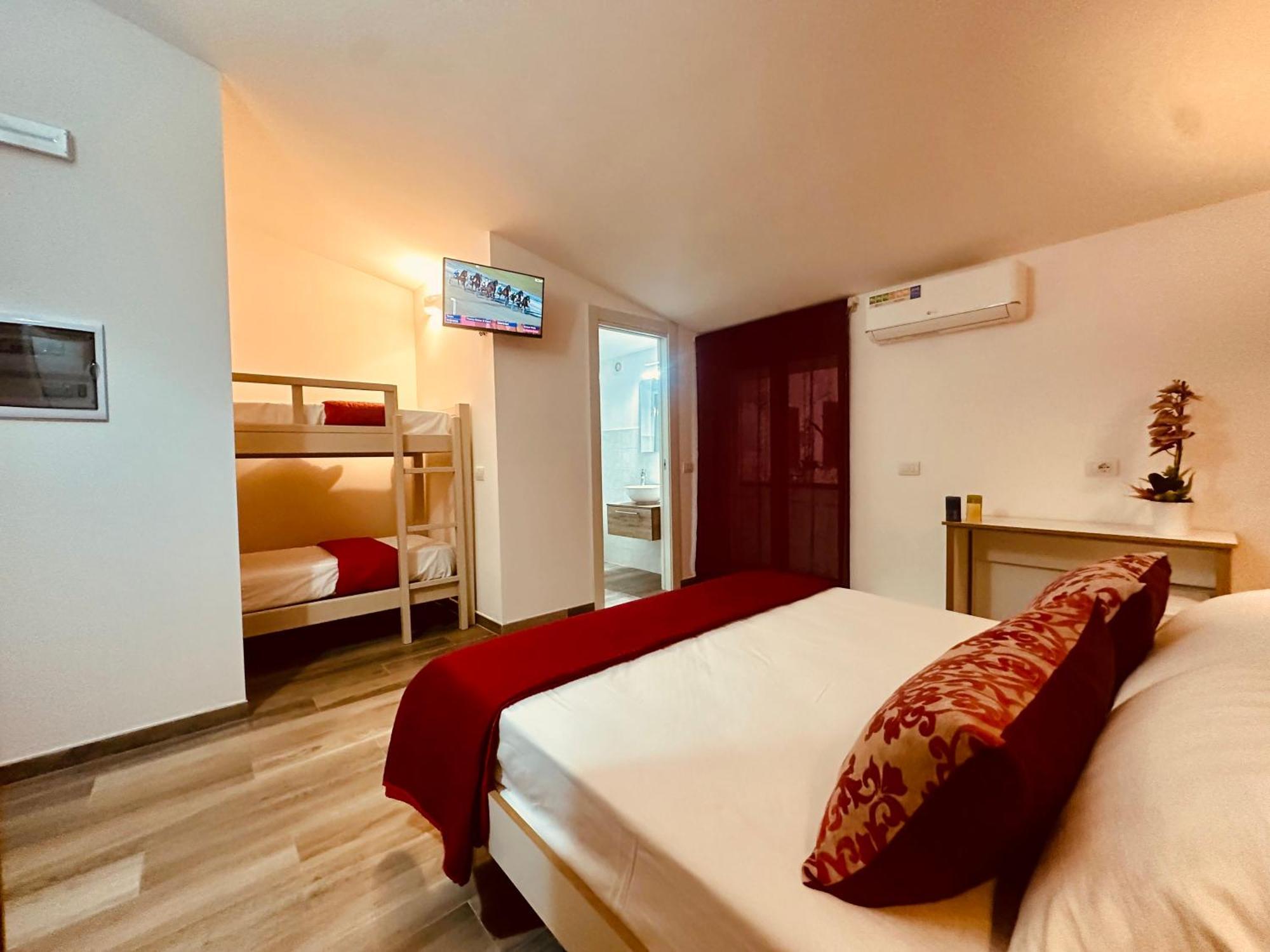 تروبيا B&B The Sun - Family Rooms المظهر الخارجي الصورة